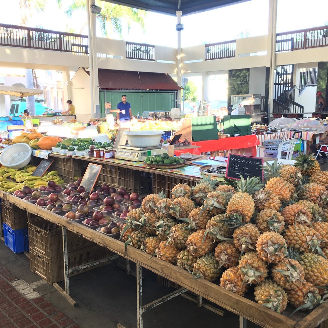 Marché Forain de Saint-Gilles les Bains 1
